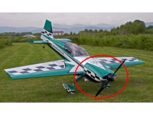 Motorhaube zu Extra 330L, Spw 2600mm, CYModel