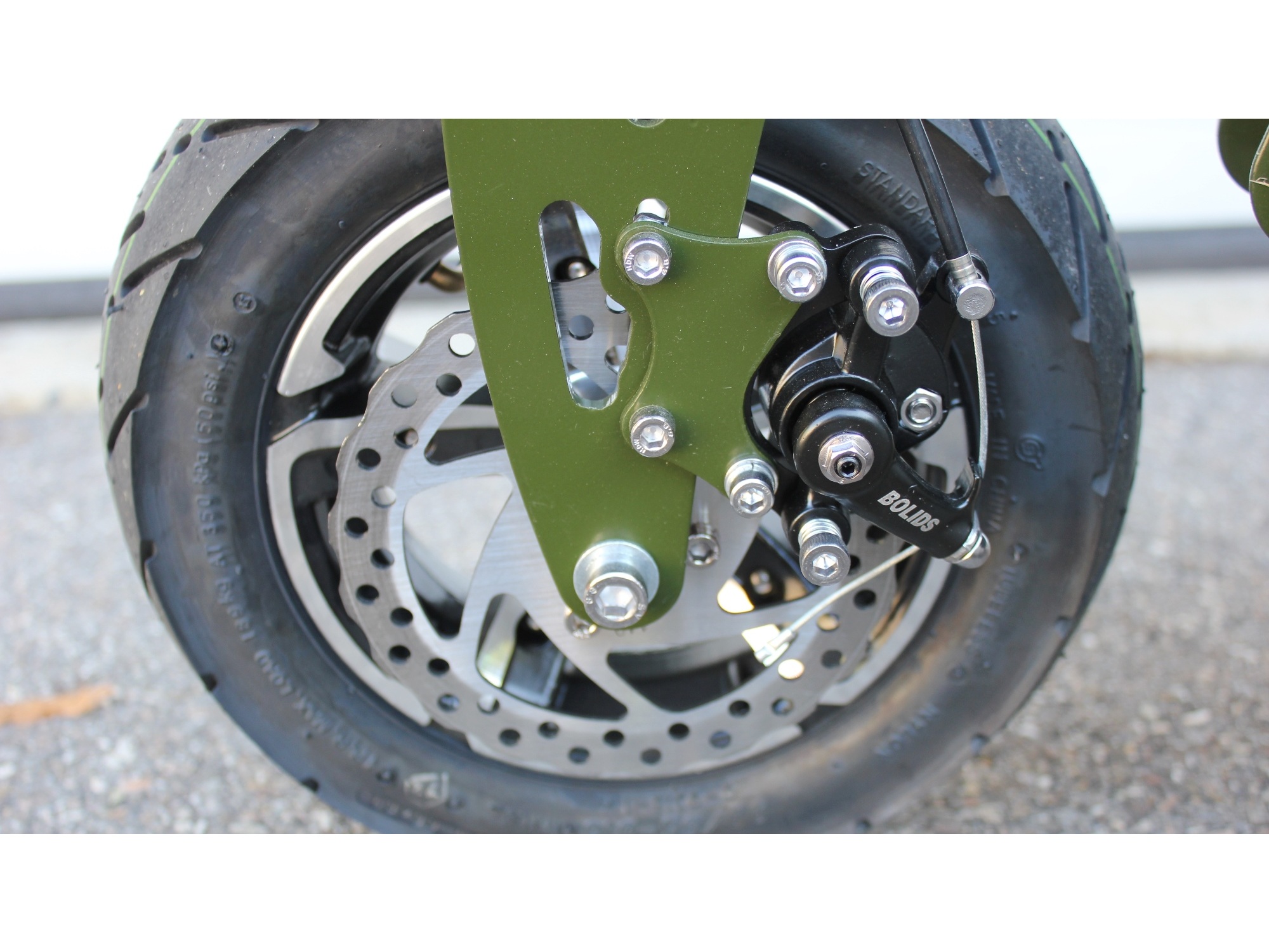 Betriebsbereit Elektro-Trotti mit 1600 Watt - 48 Volt - in rot – Bild 4