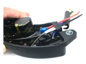 AVR Spannungsregler 220V - einphasig, für 3KW bis 5KW Generatoren