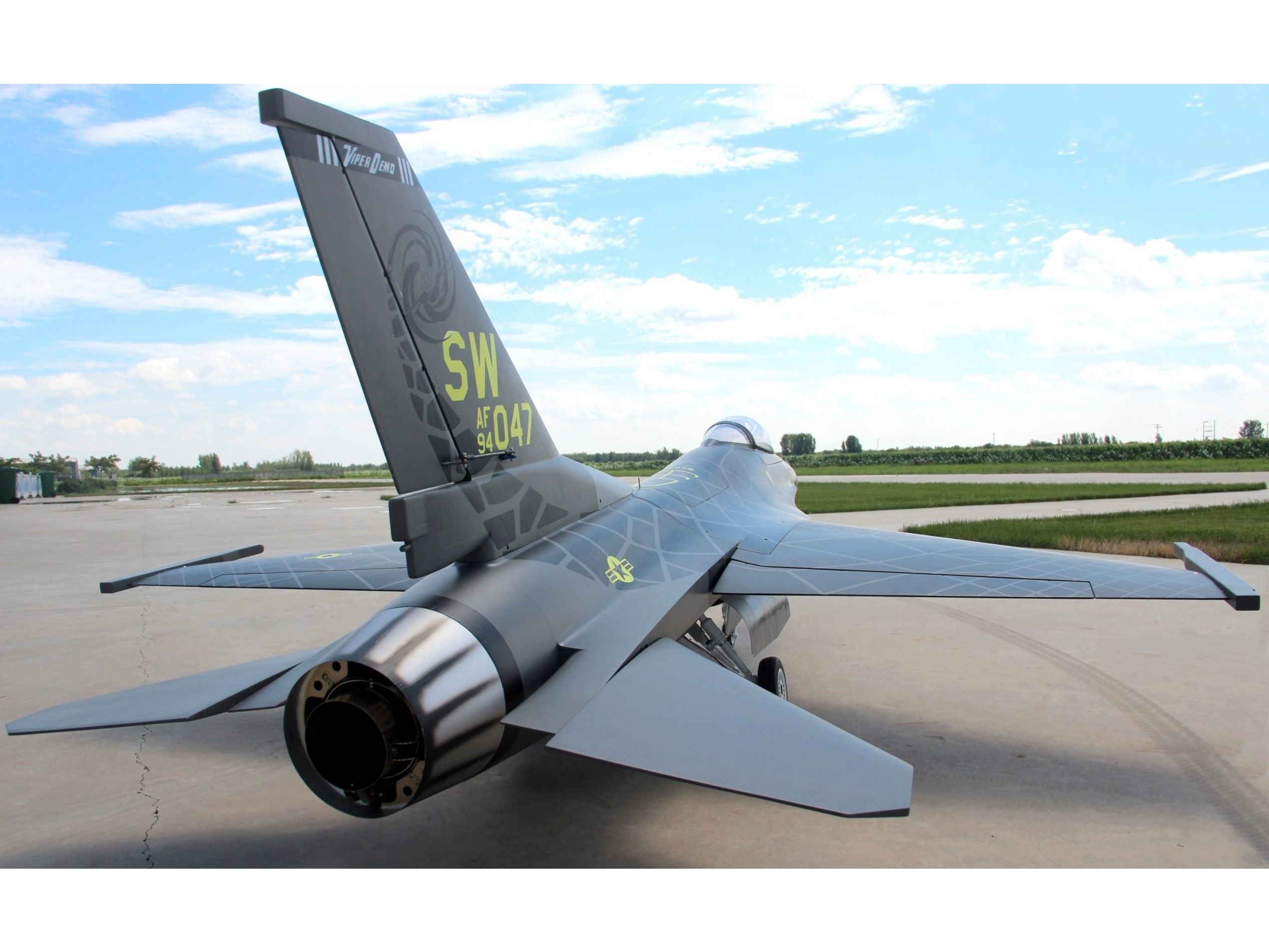 F-16 Fighting Falcon Turbinen Jet 1/5, Spw 2115mm, Turbine Ready mit EZFW, Pilot-RC – Bild 4