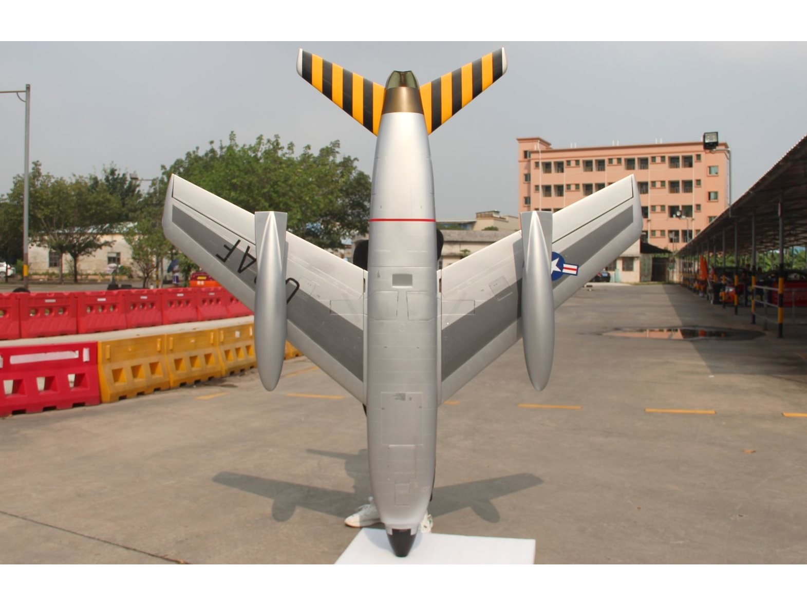 F-86D Sabre - Turbinen Jet, Spw 1980mm, ARF-Set mit EZFW, Pilot-RC – Bild 2