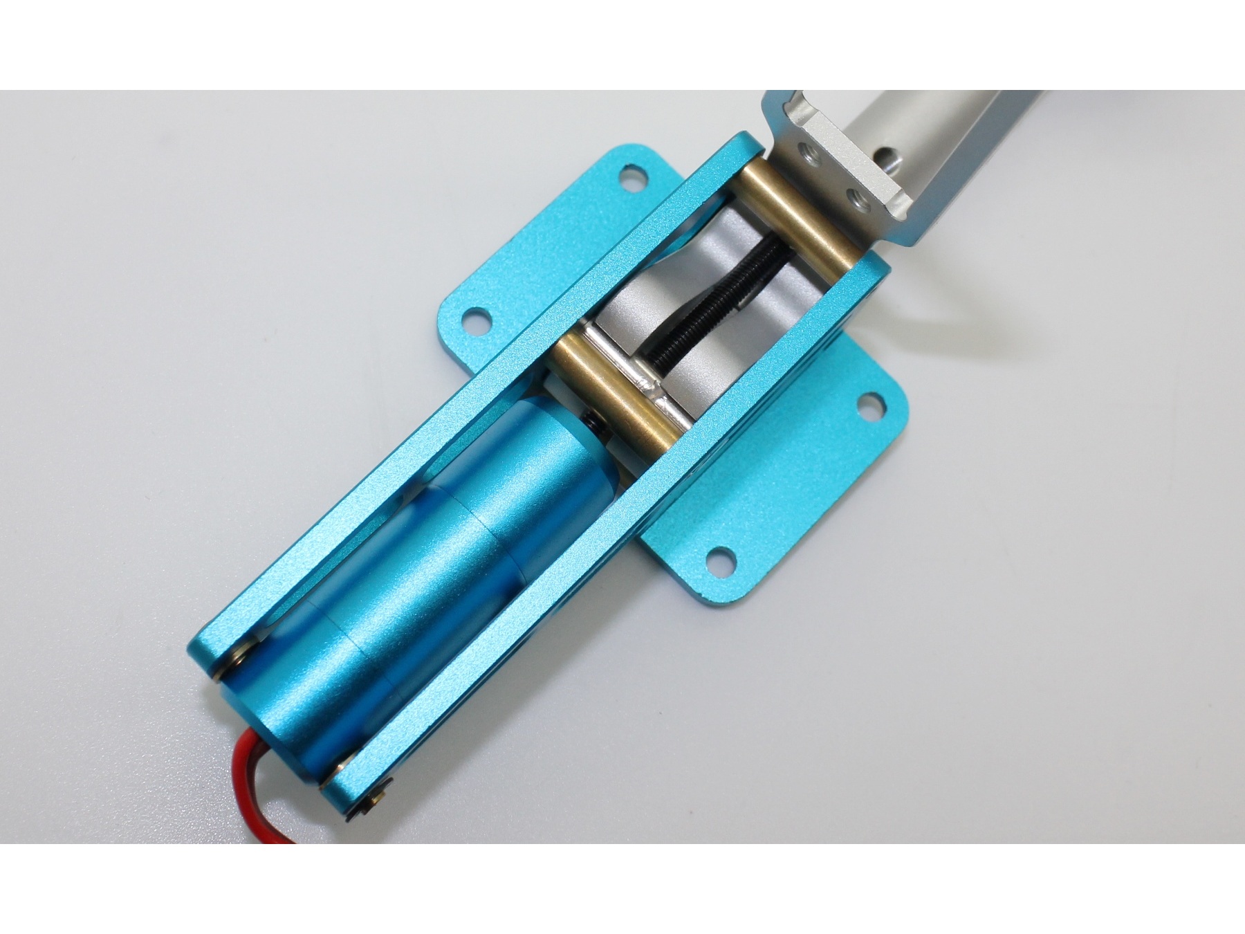 elektrisches Einziehfahrwerk zu Dolphin-Jet 71, Predator 1.8m, Pilot-RC – Bild 4