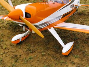 Hauptfahrwerk weiss zu Pitts S2B Special, Spw 2200mm, PILOT-RC