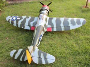 Full Composite P-47D Thunderbolt, Spw 2411mm, ARF-Set mit EZFW, Pilot-RC