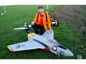 TopRC Model F9F Cougar - grau - Full Composite 120mm EDF-Version, ARF-Set