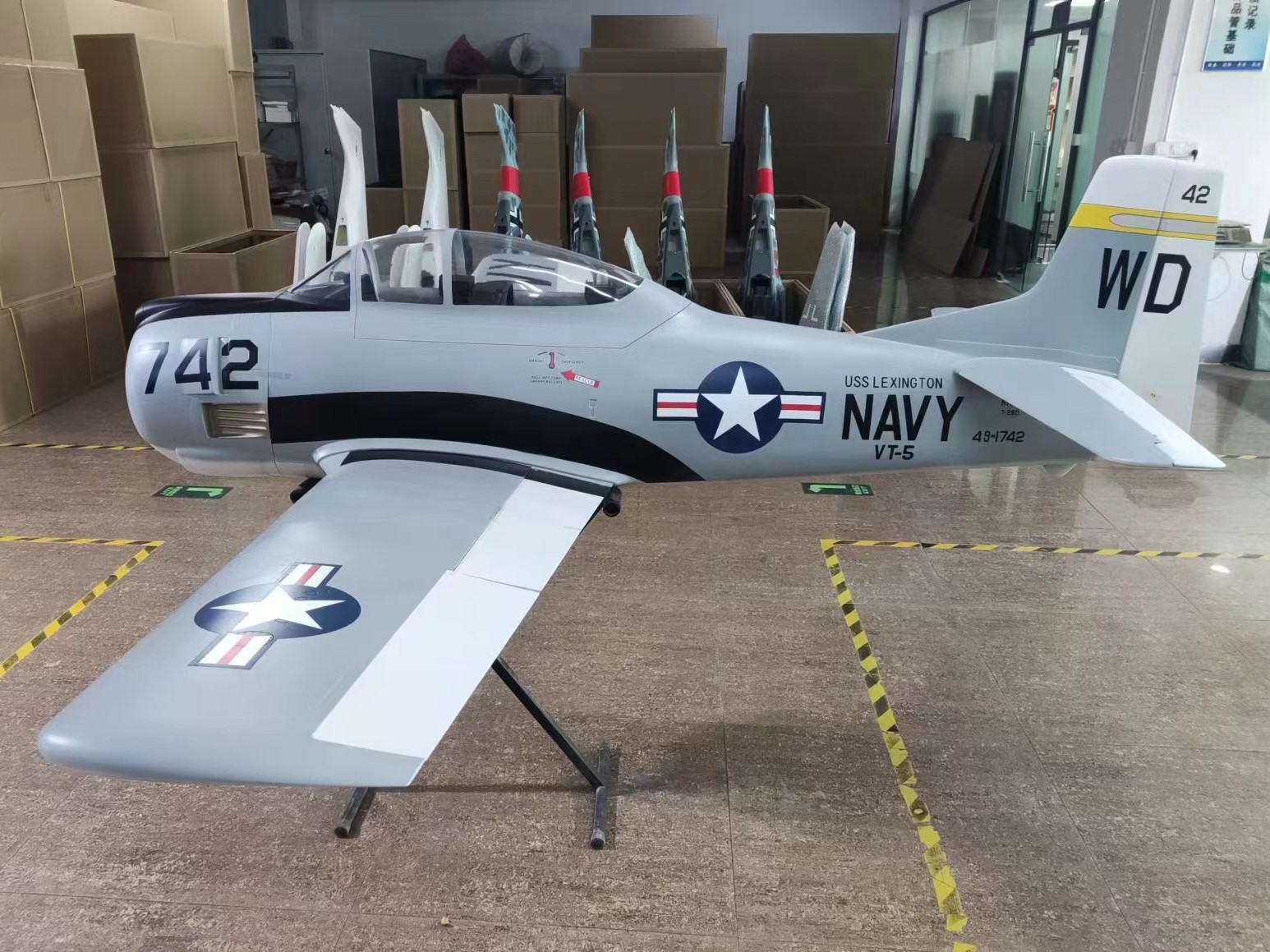 TopRC Model T-28 Trojan, Full Composite, Spw 2800mm, ARF-Set – Bild 2