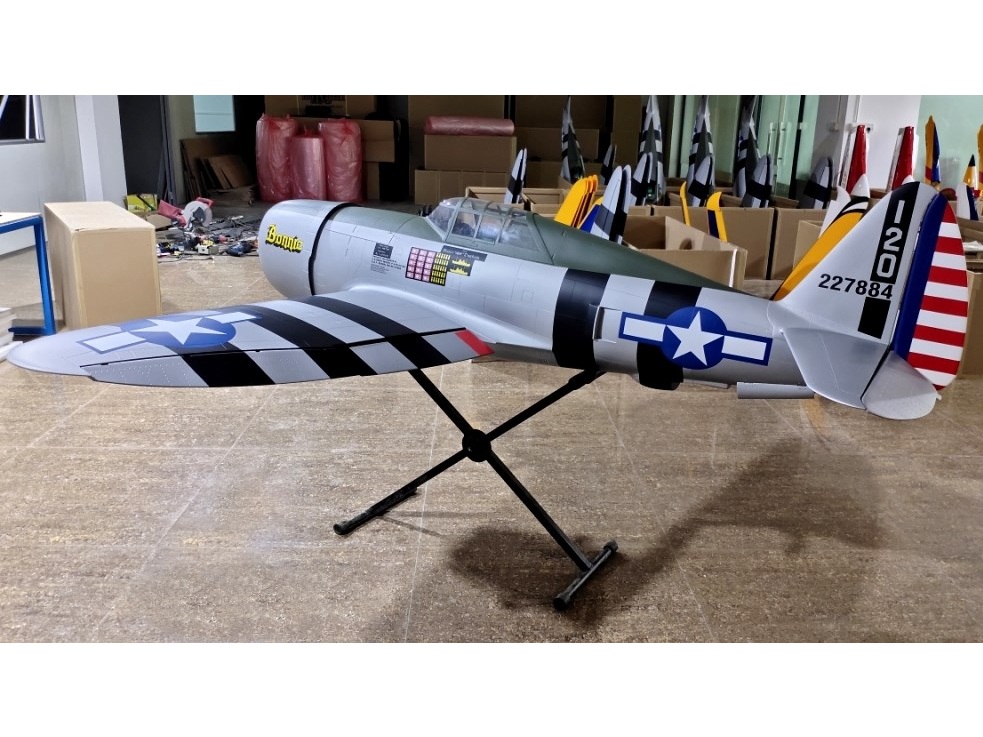 TopRC Model P-47 Thunderbolt Bonnie - Full Composite, 80ccm, Spw 2438mm, ARF-Set – Bild 2
