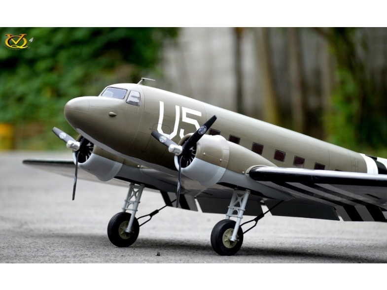 Motorhaube zu Douglas DC-3, silber, Spw 1800mm, VQ-Models