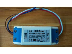 LED Trafo 30 Watt, 300mA, 18-36V zu LED-Flutlicht