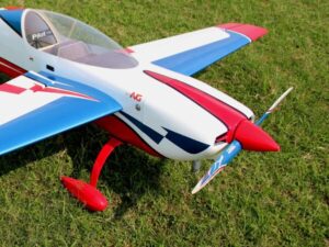 Spinner aus Carbon in rot zu Extra- NG-103 - 02,Spw 2600mm, PILOT-RC