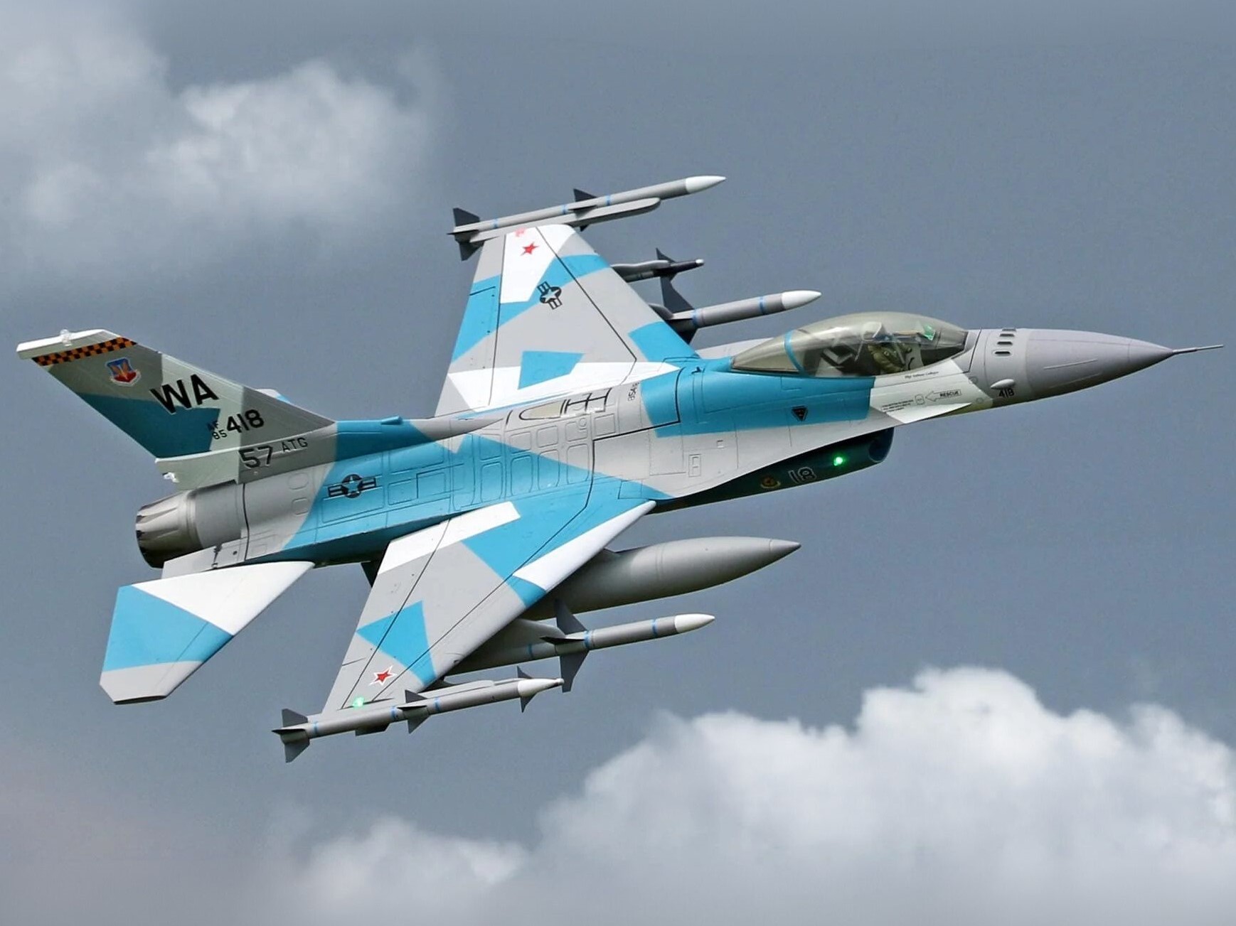 Falcon F-16C V2 - 90mm EDF Jet - Spw 955mm, PNP 8S-Set - Freewing