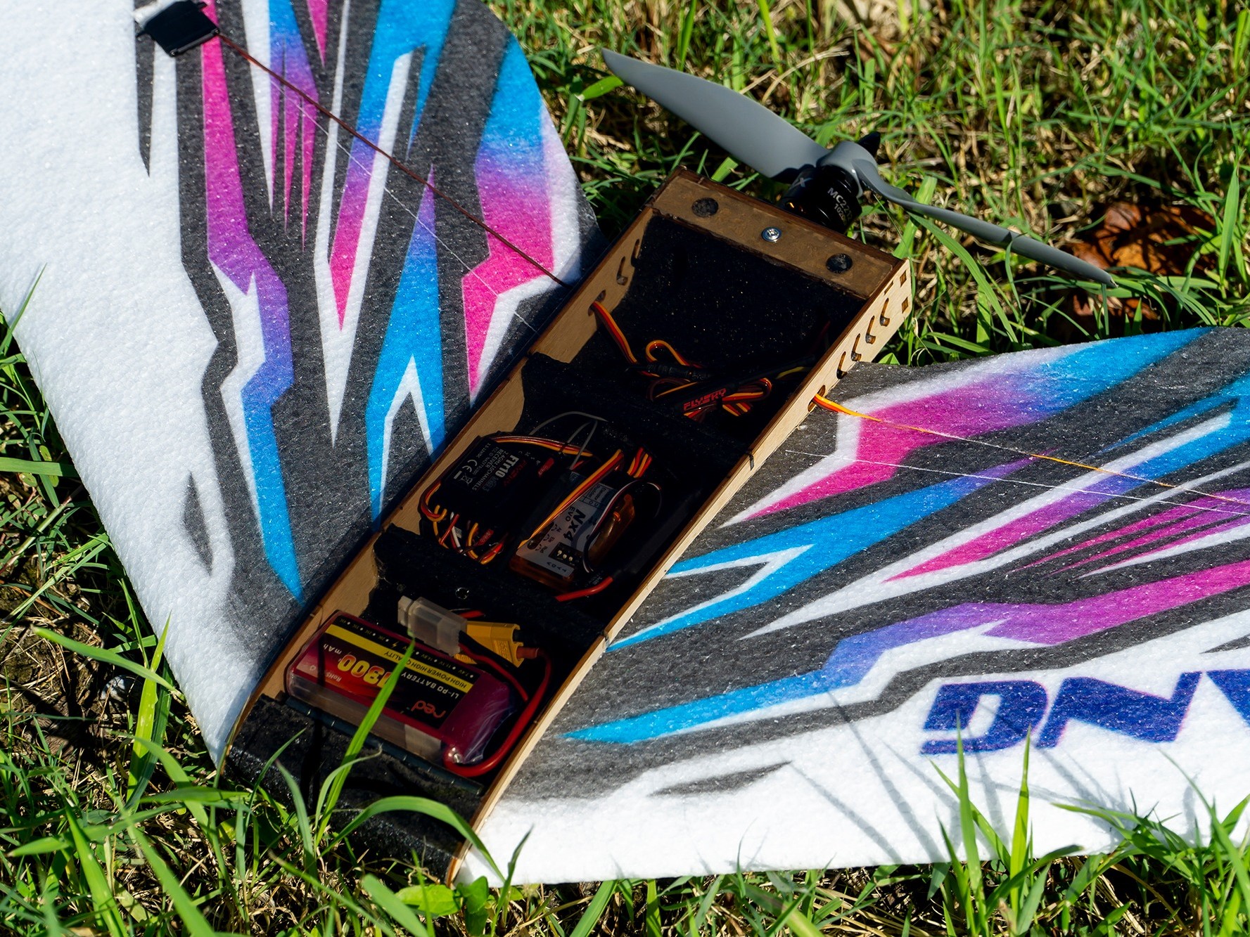 Boomerang Nurflügler, Spw 1114mm, EPP Kit-Bausatz - DW-Hobby – Bild 4