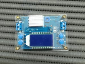 DC-DC 5A Spannungswandler / Reduzierer von 6.5 - 36V auf 1.2 - 32V