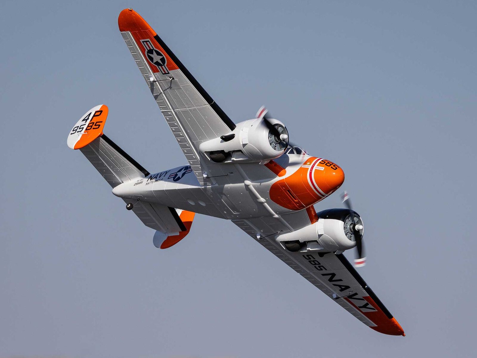 E-flite Beechcraft D18 / RC-45J 1.5m, Spw 1504mm, PNP-Set - EFL-3727 – Bild 2