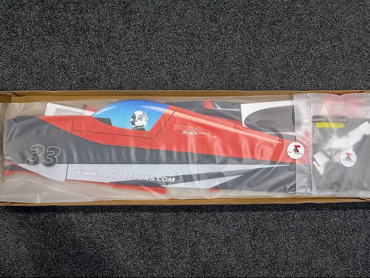 Wicked Slick Pro V2 33" 3D - 838mm - KIT-Bausatz aus EPP - AJ Scheme rot - TA Horizons