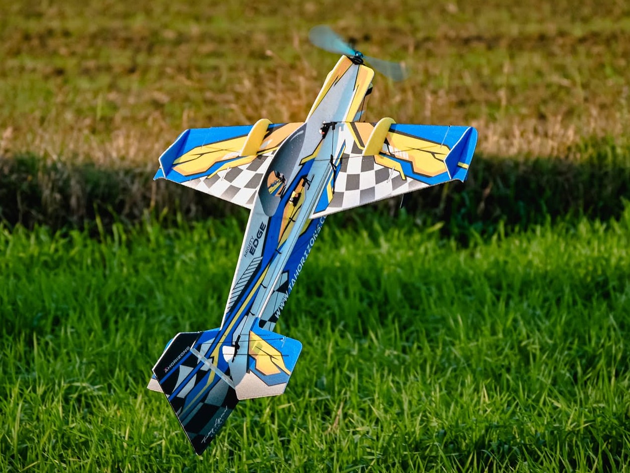 Mighty Edge 33" 3D - 838mm - KIT-Bausatz aus EPP - blau - TA Horizons – Bild 2