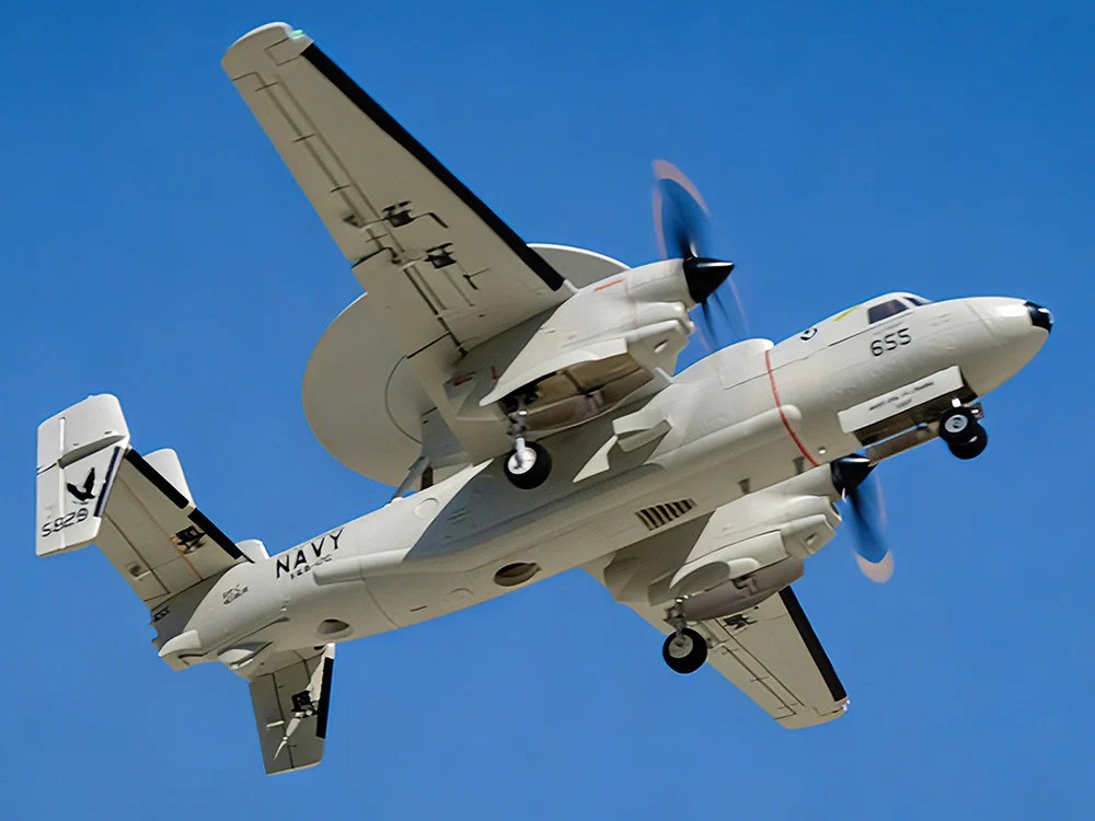 Grumman E-2 Hawkeye AEW, Spw 1500mm, PNP-Set - Dynam – Bild 3