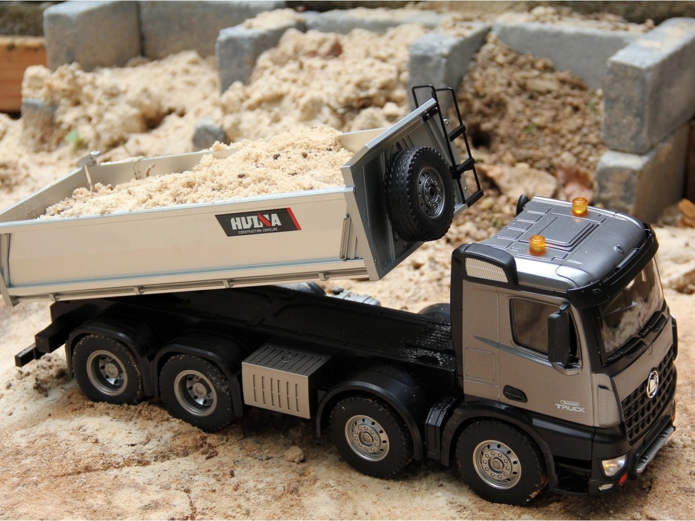 RC LKW Kipper 4-achsig - grau - 1:14 - Huina 1536PRO – Bild 4