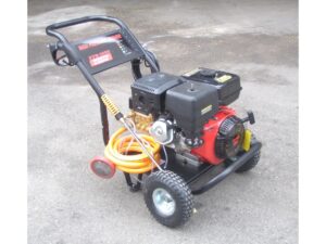 Occasion Hochdruckreiniger selbstansaugend, mit 13 PS Benzinmotor, Typ Q3600